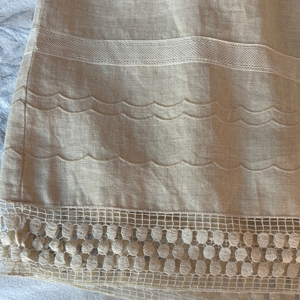 Elegant Cream Women's Skirt - Picture 2 of 6